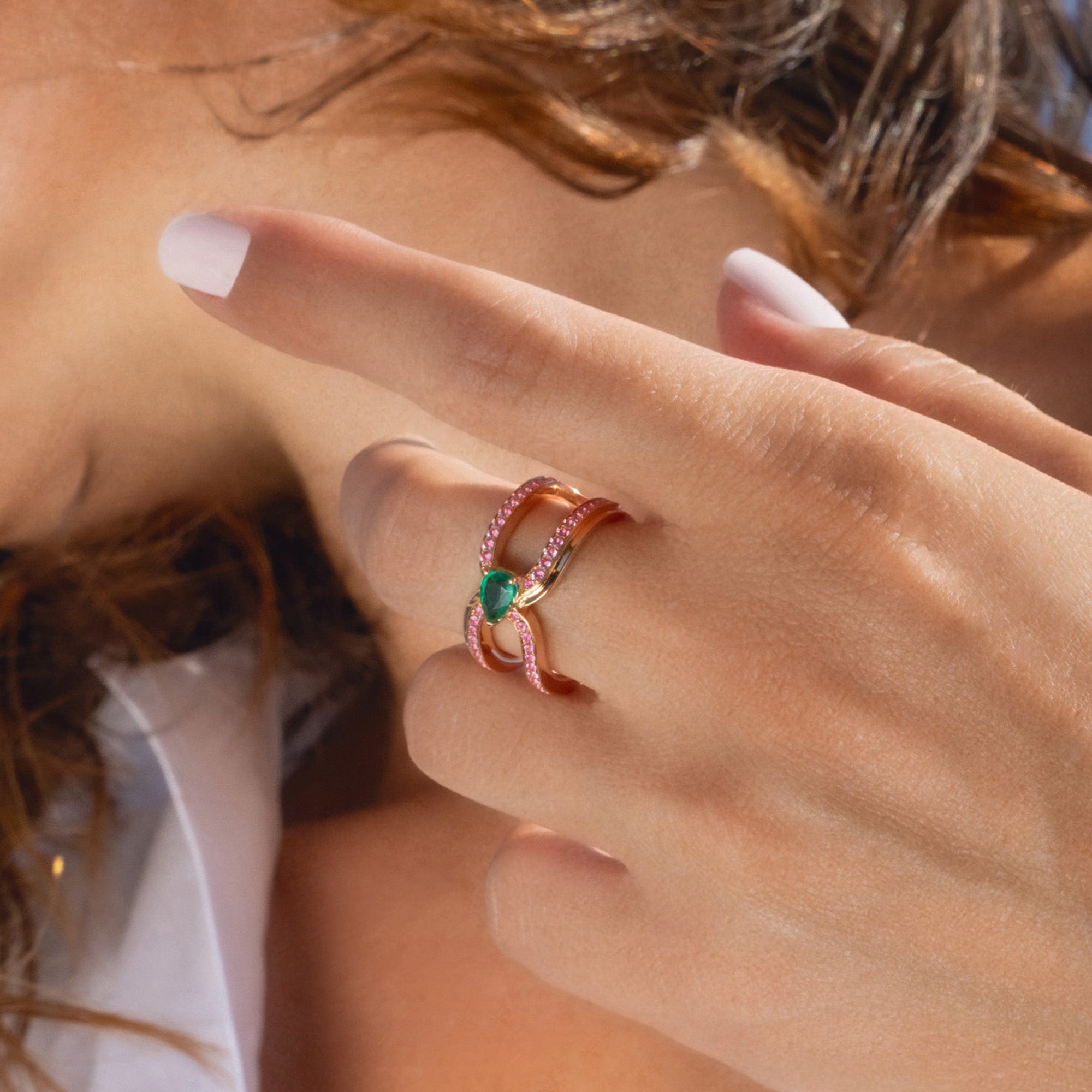 Clip Rose Gold Ring With Pink Sapphires And Emeralds